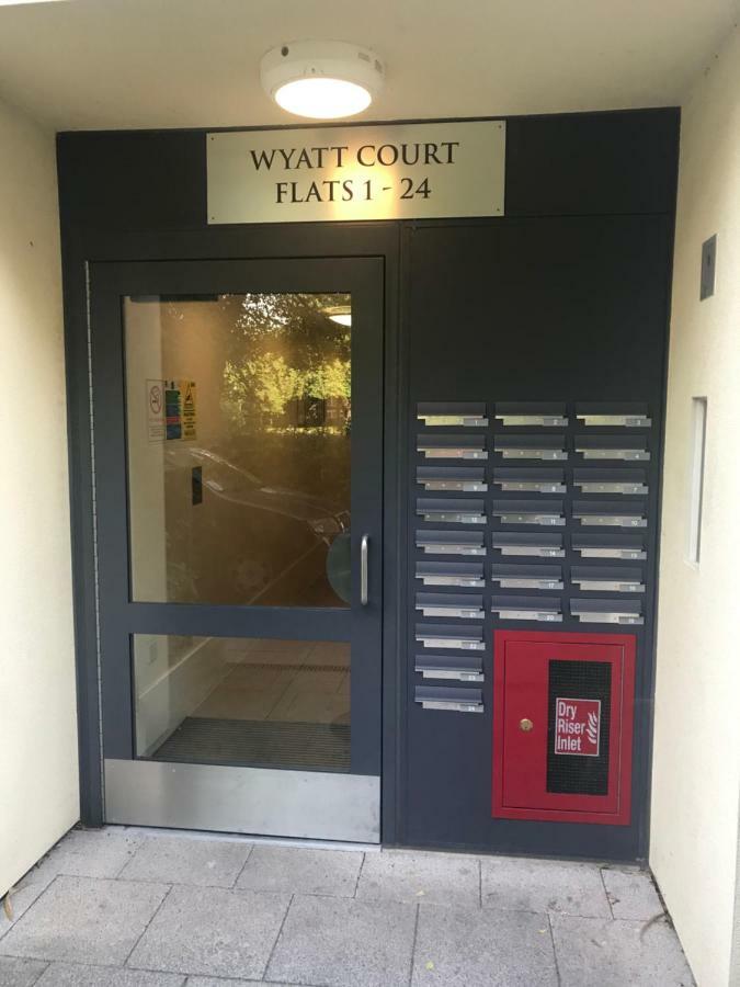 Апартаменты Wyatt Court Лондон Экстерьер фото